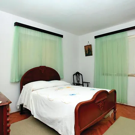 Holiday Home Smokvica Smokvica Ferienhaus *